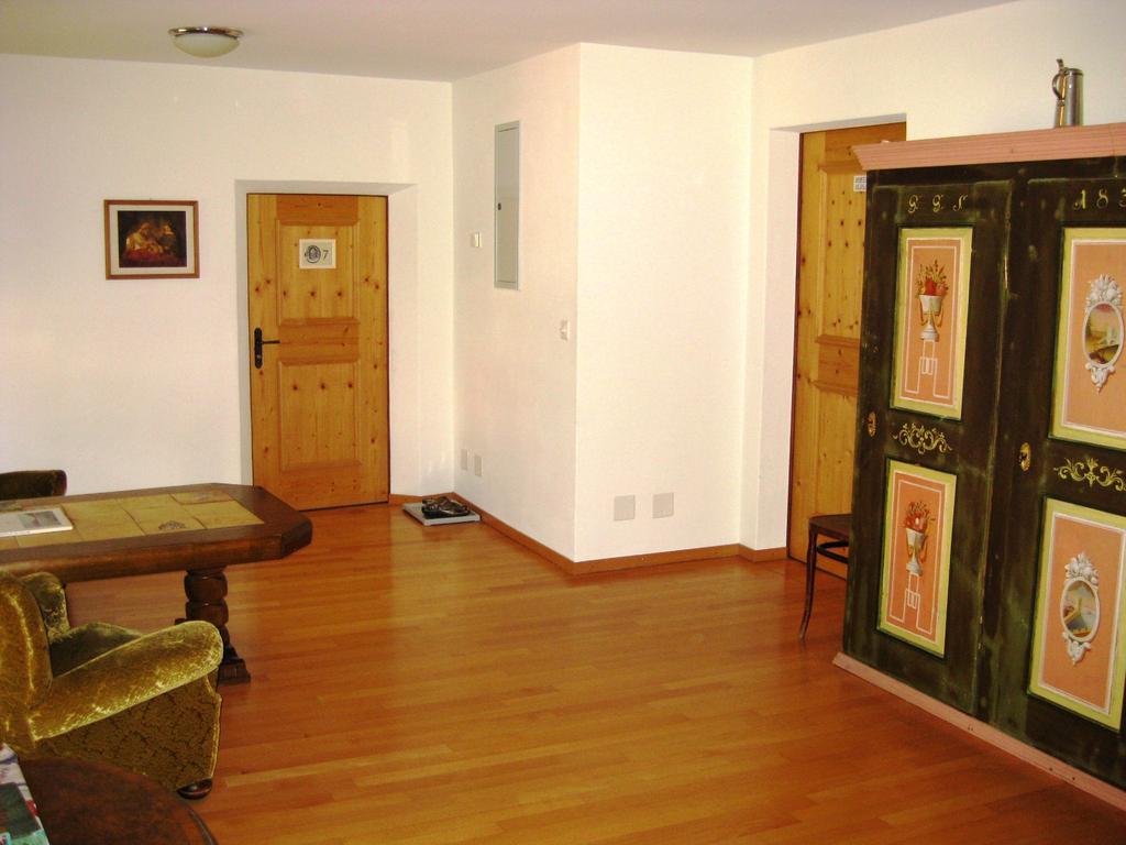 Pensiun Garni Plaz Hotel Scuol Exterior foto