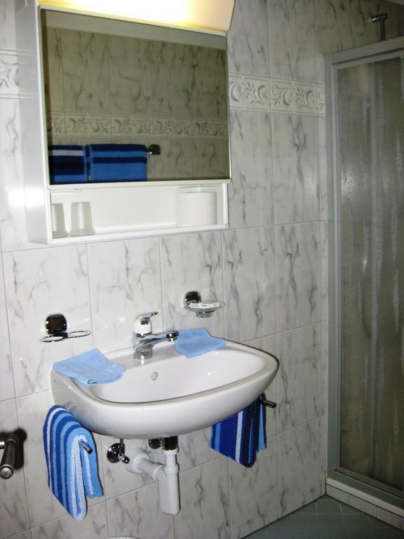 Pensiun Garni Plaz Hotel Scuol Quarto foto