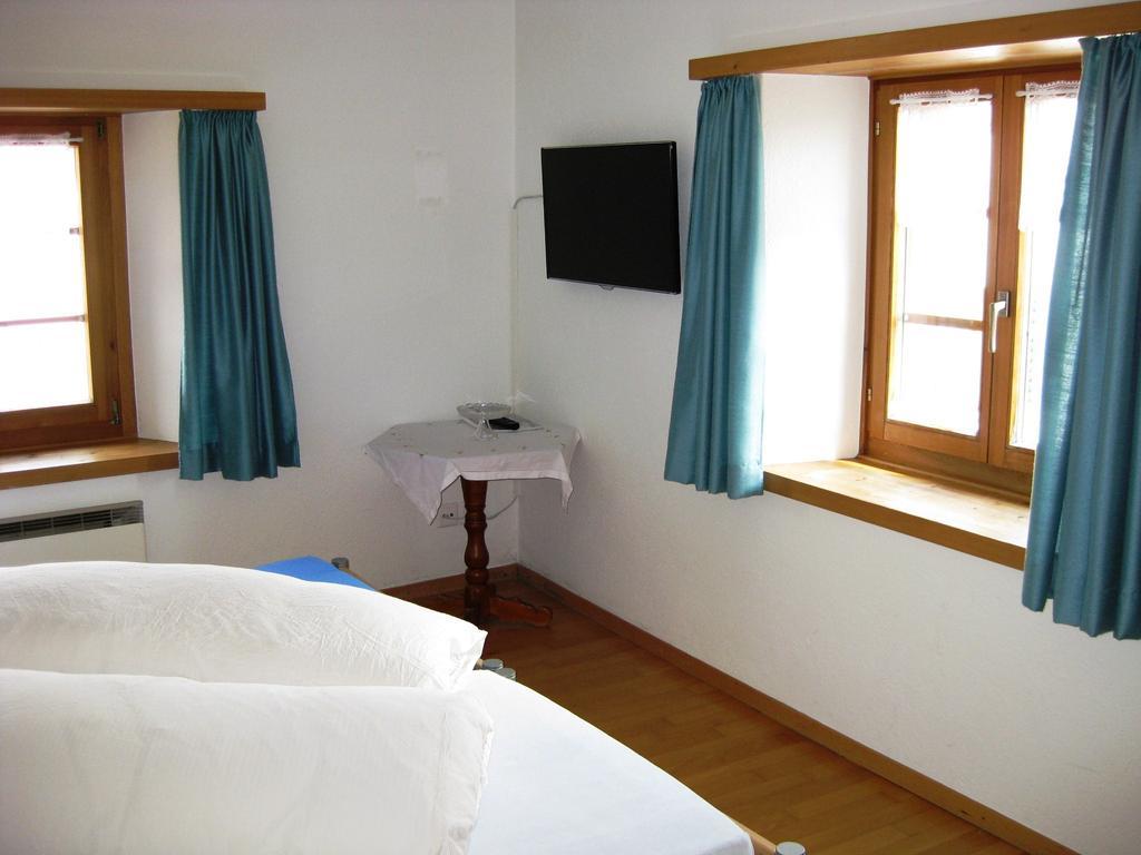 Pensiun Garni Plaz Hotel Scuol Quarto foto