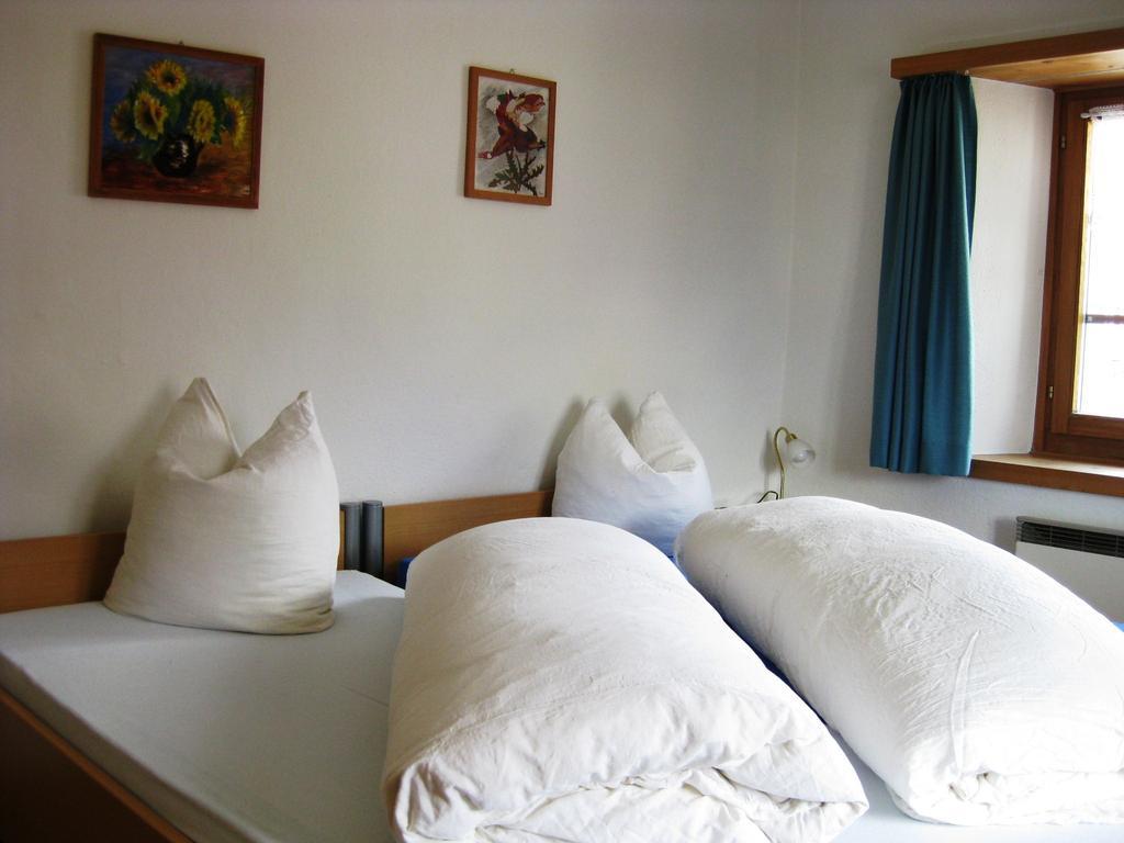 Pensiun Garni Plaz Hotel Scuol Quarto foto