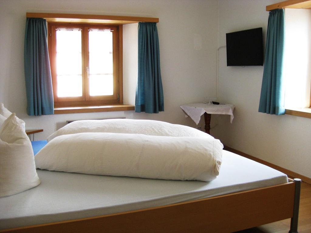 Pensiun Garni Plaz Hotel Scuol Quarto foto